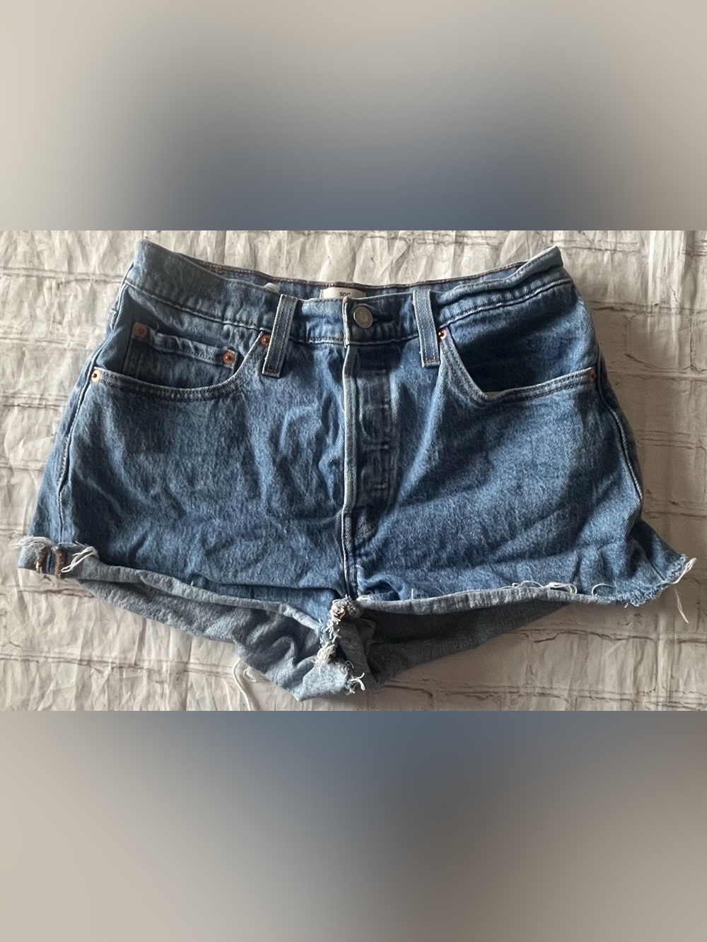 Levi’s 501 Original Shorts Womens W28 Blue Denim Cutoff Raw Hem Jean Shorts